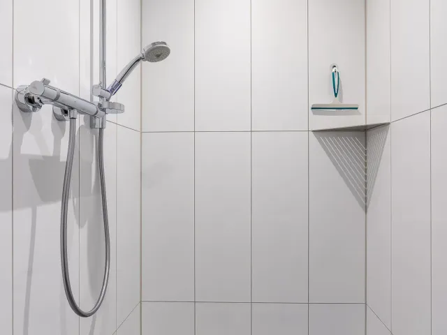 Ebenerdige Dusche im Badezimmer