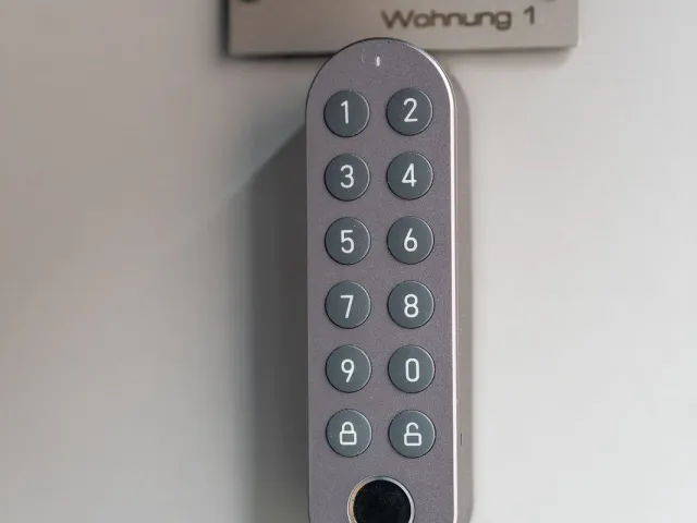 Schlüsselloser Zugang per Zahlencode an Wohnung 1